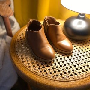 Old Navy Short Boots | Size 7 | Tan